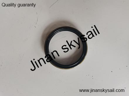 24B-01090 24A16-01521 53X63X8 Higer KLQ6796 KLQ6896 Axle shaft oil seal 24B-01090 24A16-01521 53X63X