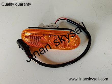 37A07-31300 Higer KLQ6840 KLQ6896 KLQ6920 KLQ6129 Side reflector lamp 37A07-31300