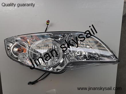 37HA1-11100-AMP 37HA1-11200-AMP Higer KLQ6920 Front head lamp 37HA1-11100-AMP 37HA1-11200-AMP