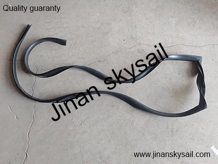 82HA1-07010 61HA1-07010 82HA1-31020 Higer KLQ6856 Front windscreen glass rubber strip 82HA1-07010 61