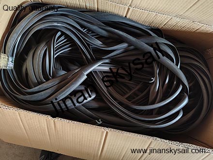 82V11-31020 82HA1-31020 Higer KLQ6125 Windscreen glass rubber strip 82V11-31020 82HA1-31020