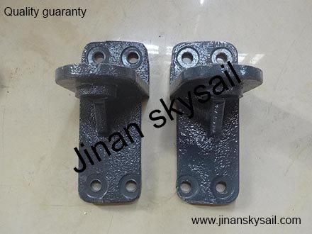 10U0F-01011 10U0F-01014 left right Engine front mounting cushion bracket Higer KLQ6125