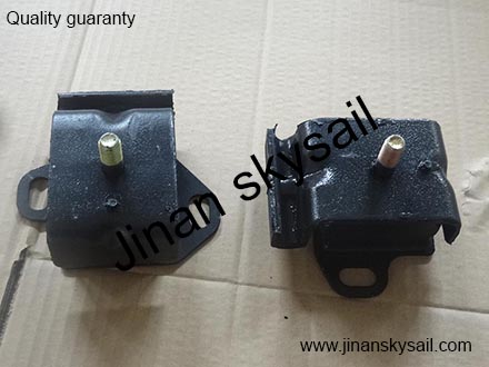 10J22-0000010010 1001010J1 Left engine front mounting rubber cushion Higer KLQ6668