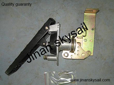 11T18-08030 Accelerator pedal Higer KLQ6796