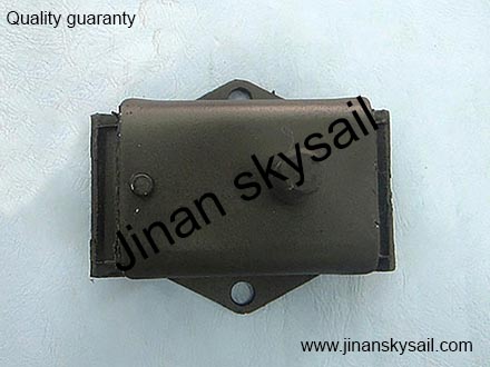 10A16-01020 10A16-01020-J  Front engine rubber mounting Higer KLQ6796