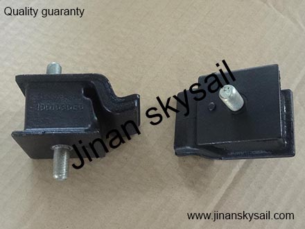10J23-01521 1001030E0 Engine rear mounting rubber cushion Higer KLQ6668