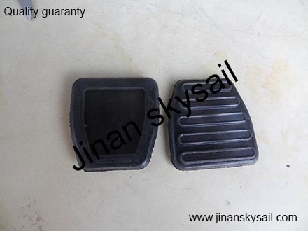 16T18-02595 Clutch pedal rubber cover Higer KLQ6796 KLQ6856 KLQ6119 KLQ6125