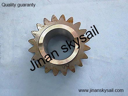 17E02-01975 Reverse shaft reverse gear Higer KLQ6125