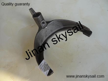 17C49-02640 gearbox 2 3 gear fork Higer KLQ6758