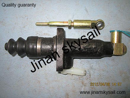 16E01-05010 16E01-05010-KL1 Clutch master cylinder Higer KLQ6796 KLQ6108 KLQ6125