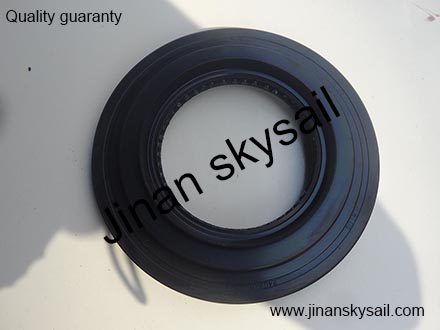 24XR1-0001002018 2402ZB-060 Differential oil seal Higer KLQ6129