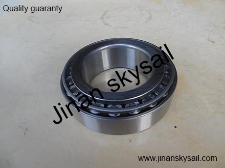 24V47-0002004008 Rear wheel hub inner bearing Higer KLQ6125