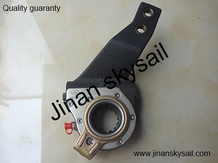24V47-0002003040 35CHA-03501 Front right slack adjusting arm Higer KLQ6125 KLQ6129