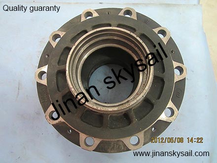 24V47-00020 04001 Rear wheel hub Higer KLQ6125