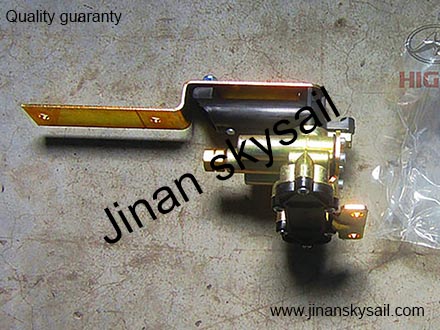 29E01-43100 01020 Front Height valve Higer KLQ6125