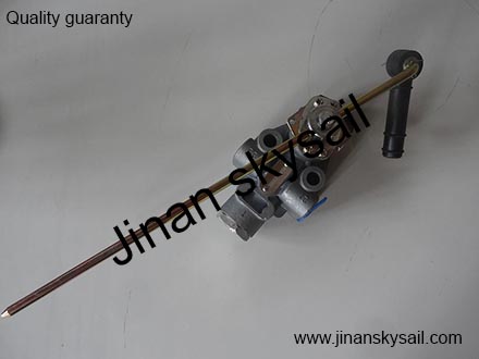 29V41-3510001072 4640023300 Height valve Higer