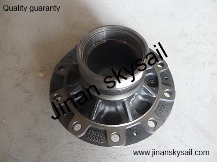 30M13-00010-A01059 31NS03-03015 Front wheel hub Higer KLQ6108