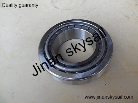31M23-04502 Rear wheel hub inner bearing 32218 7518E Higer KLQ6108
