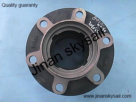 31C49-04501 Rear wheel hub Higer KLQ6668