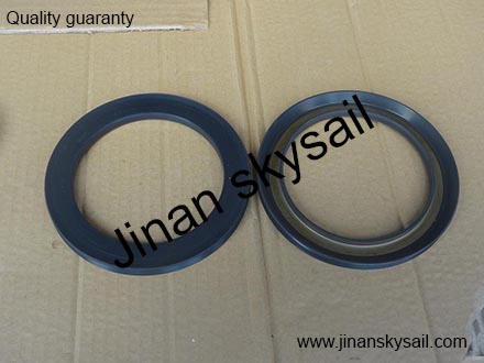 31LF6-04502 Rear wheel hub oil seal Higer KLQ6932