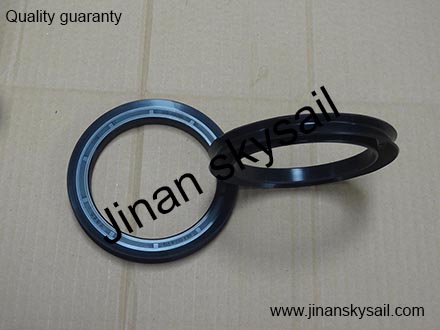 31D-04080 Rear wheel hub oil seal Higer
