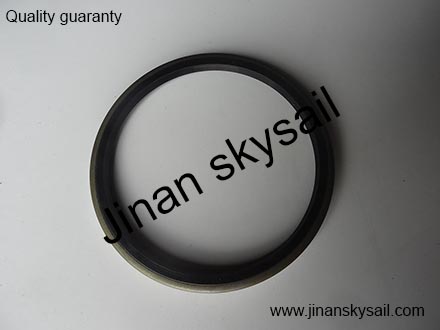 31N-04080 Rear wheel hub oil seal Higer KLQ6856 KLQ6119