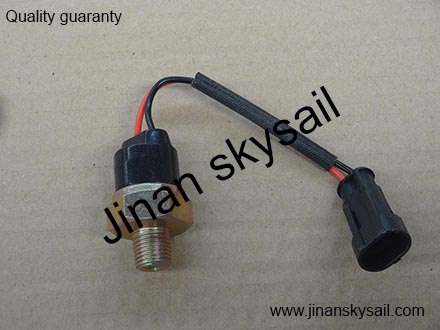 37M61-43001 Brake lamp switch Higer KLQ6668 KLQ6796 KLQ6108 KLQ6119 KLQ6125