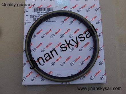 31V47-03503 Front wheel hub oil seal Higer KLQ6125
