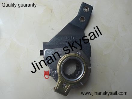 35TB3-51501 35CHA-03504 Front left brake slack adjusting arm Higer KLQ6129