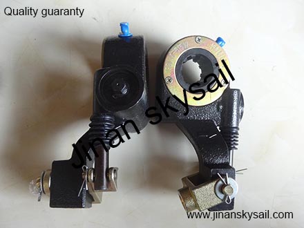 35KA5-51502 Right brake slack adjusting arm Higer KLQ6891 KLQ6895 KLQ6920