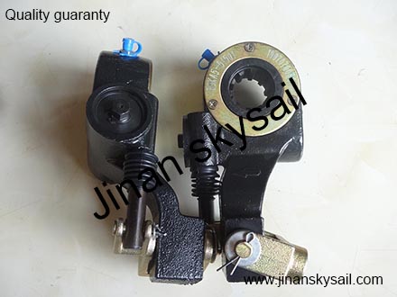 35KA5-51501 Left brake slack adjusting arm Higer KLQ6891 KLQ6895 KLQ6920