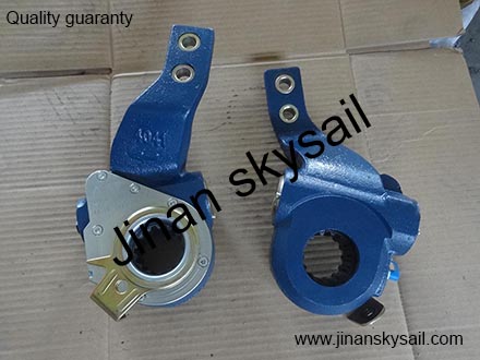 35TB3-51502 3551ZD-015 Right front brake adjusting arm Higer KLQ6119