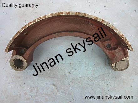 35TB3-01501 Front brake shoe Higer KLQ6108