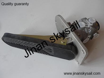 35M60-14020 35ACC-00554 Foot brake valve Higer KLQ6119 KLQ6125