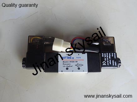 61T32-08505 Door pump solenoid valve Higer