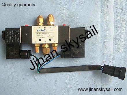 62V55-08502TD Rear door pump solenoid valve Higer KLQ6119
