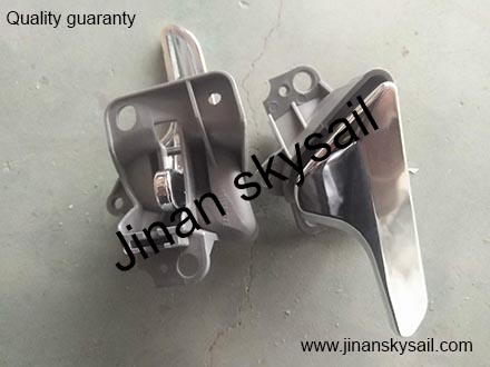 62Z61-02015-W Right front door handle seat Higer