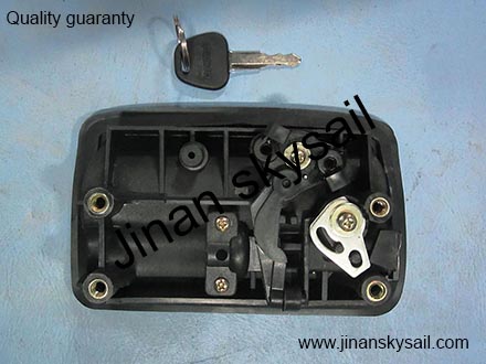 56V01-04310 Rear engine compartment door lock Higer KLQ6119
