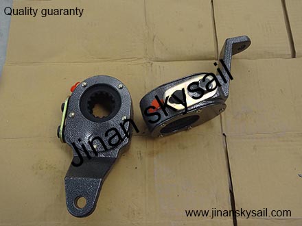 3551N-010 Front left brake slack adjuster arm Higer