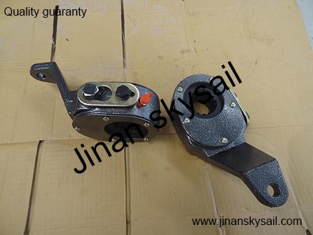 3551N-015 Front right brake slack adjuster arm Higer