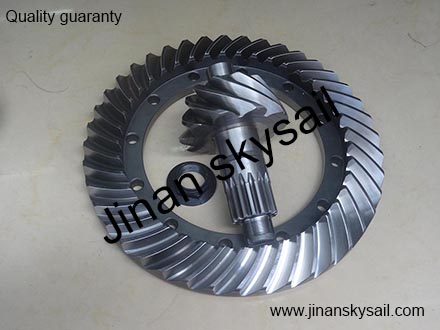 2402D1041-025 2402D1041-026 Crown wheel and pinion Higer