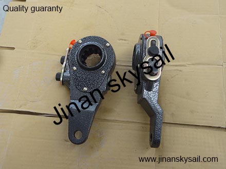 3502210-1H Right Brake slack adjuster arm Higer